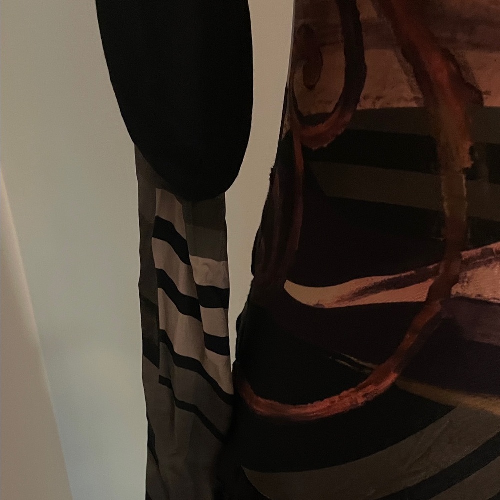 Chic Black and Red Patterned Midi Dress - Picture 9 of 16